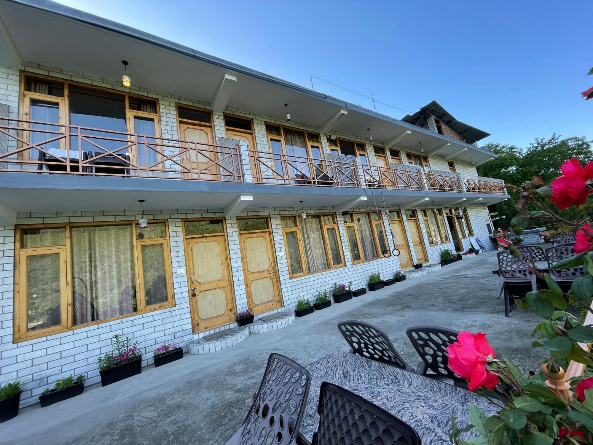 God'S Land Bed and Breakfast Manāli Buitenkant foto