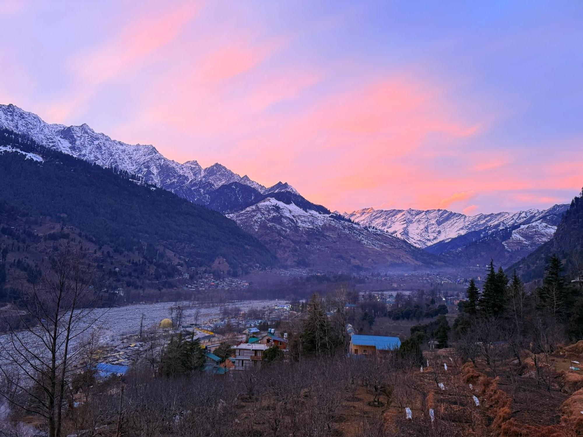 God'S Land Bed and Breakfast Manāli Buitenkant foto